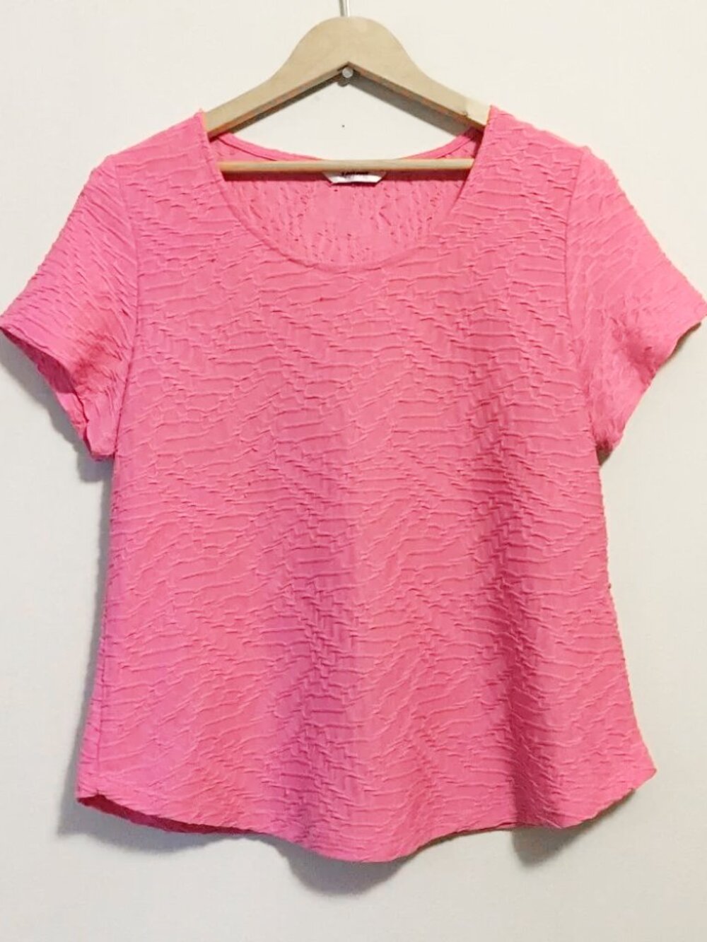 Vintage TanJay 90s Bubblegum Pink Fabric Weave Textured Short Sleeve Tee
